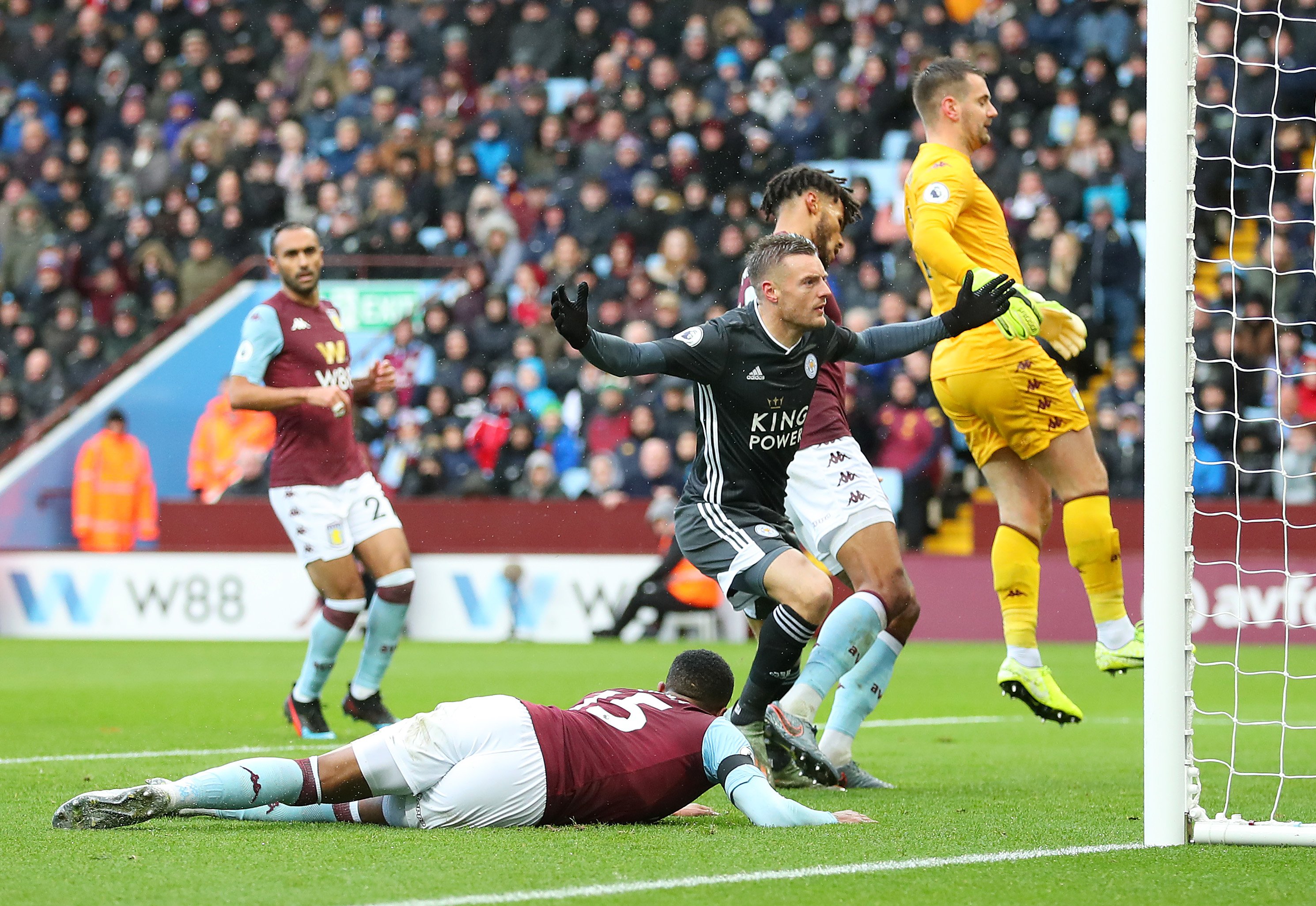 英超第38輪阿森納2-0布萊頓 佩佩梅開二度厄德高送助攻.